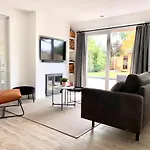 Liv With Sauna & Fireplace 度假居