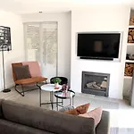 度假居 Liv With Sauna & Fireplace 埃尔默洛