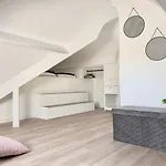 Liv With Sauna & Fireplace Vakantiehuis