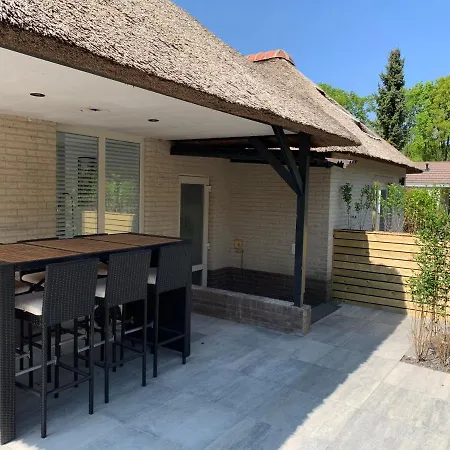 Liv With Sauna & Fireplace *