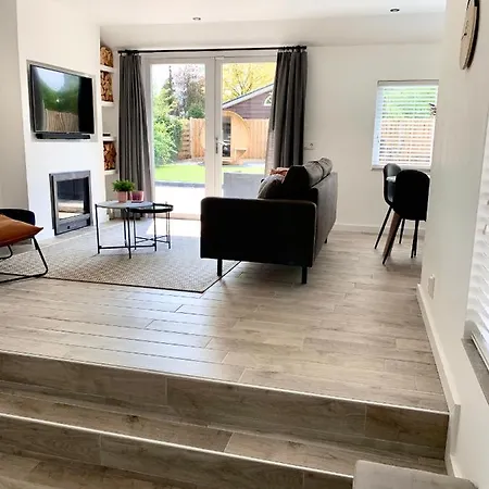 Liv With Sauna & Fireplace