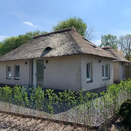 Liv With Sauna & Fireplace Ferienhaus Ermelo